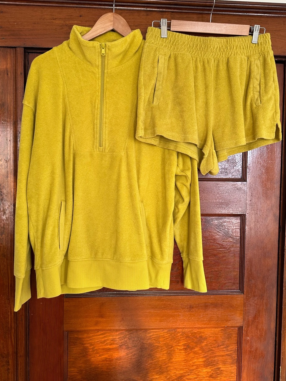Aerie Yellow Terry-Cloth Matching Sweatshirt Shorts Set Size Medium Loungewear